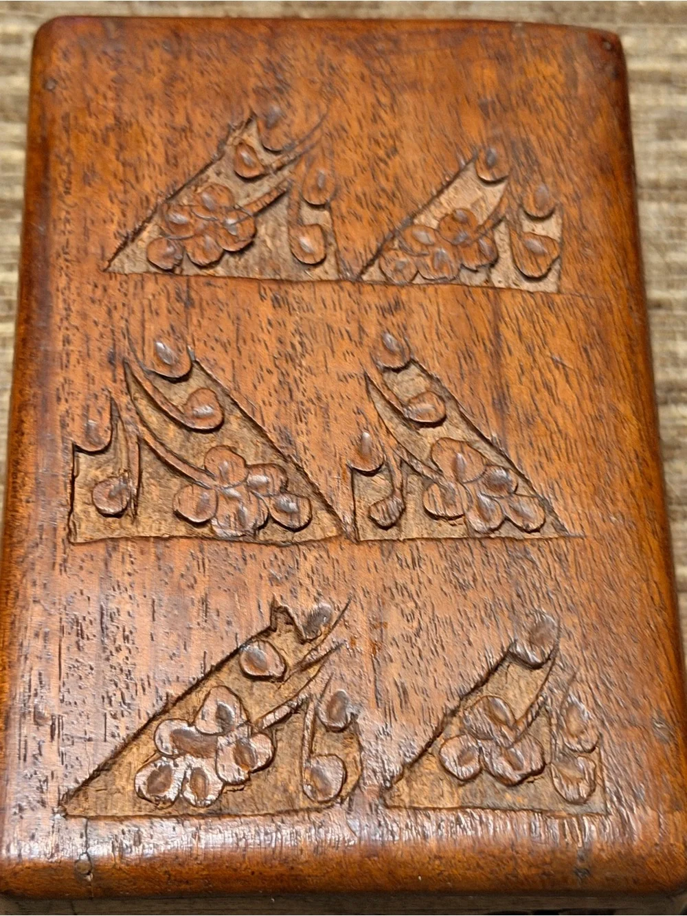Vintage Hand Carved Wooden‎ Trinket Box Floral Keepsake Jewelry Box